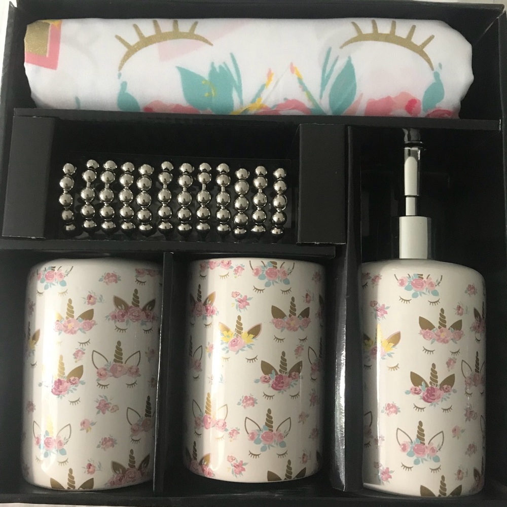 Bebe 16piece bath set - Picture 1 of 3